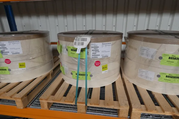 Konvolut novaplan 03010, NPL03010/360x0,8 Pappe Umfang: Palette mit Inhalt